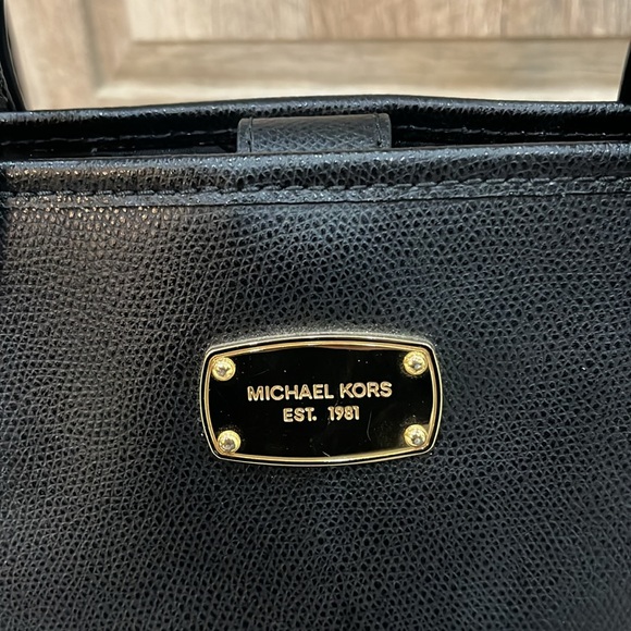 73 Michael Kors Black Leather Jet Set Travel Tote Bag - Picture 3 of 5